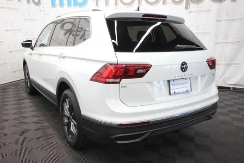 Opal White Pearl Effect 2023 Volkswagen Tiguan 2.0T SE