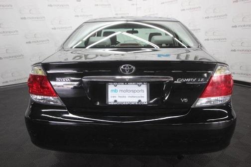 2005 Toyota Camry LE