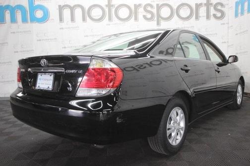 2005 Toyota Camry LE