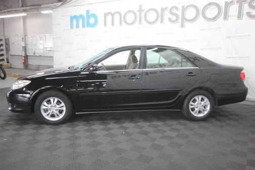 2005 Toyota Camry LE