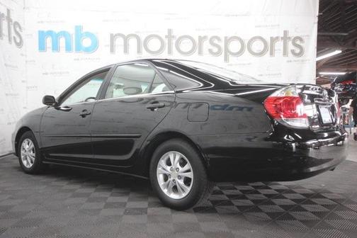 2005 Toyota Camry LE