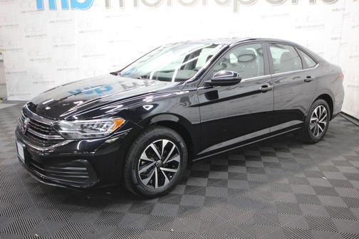 Deep Black Pearl Effect 2024 Volkswagen Jetta 1.5T S