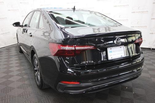 Deep Black Pearl Effect 2024 Volkswagen Jetta 1.5T S