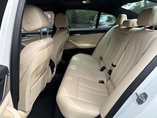 2019 BMW 530 i