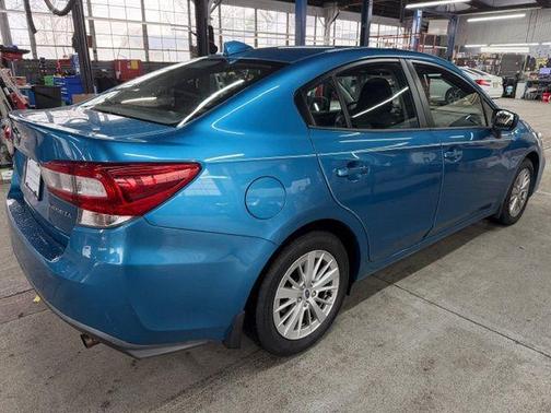 Island Blue Pearl 2018 Subaru Impreza 2.0i Premium