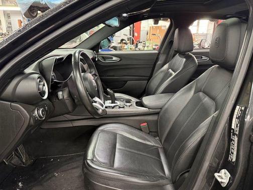 2022 Alfa Romeo Giulia Ti