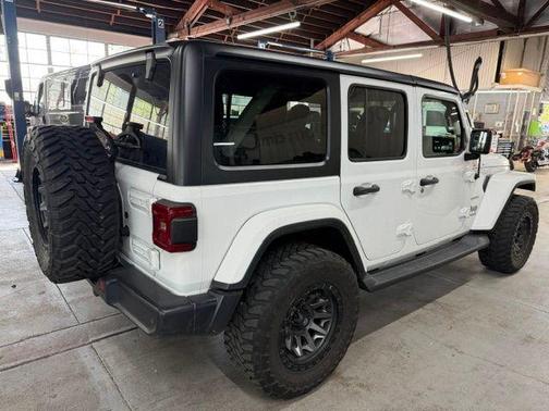 Bright White Clearcoat 2018 Jeep Wrangler Unlimited Sahara