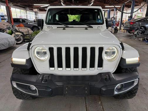 Bright White Clearcoat 2018 Jeep Wrangler Unlimited Sahara