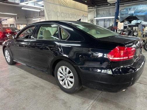 2015 Volkswagen Passat 1.8T Auto Wolfsburg Ed
