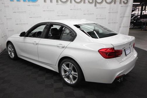 2018 BMW 330 i xDrive