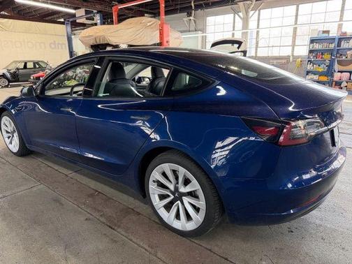 Deep Blue Metallic 2022 Tesla Model 3 Base