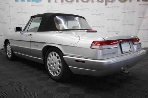 1991 Alfa Romeo Spider Veloce
