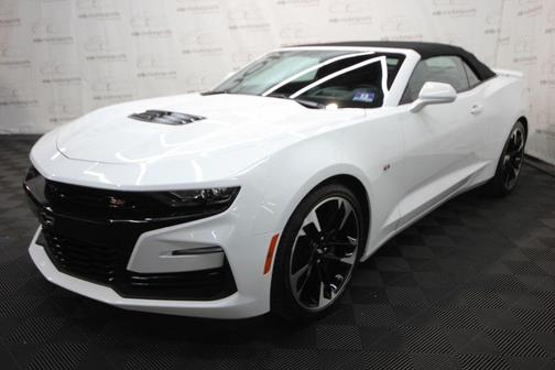 Summit White 2019 Chevrolet Camaro 2SS