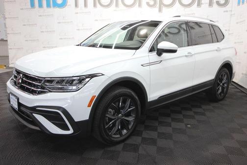 Pure White 2024 Volkswagen Tiguan 2.0T SE