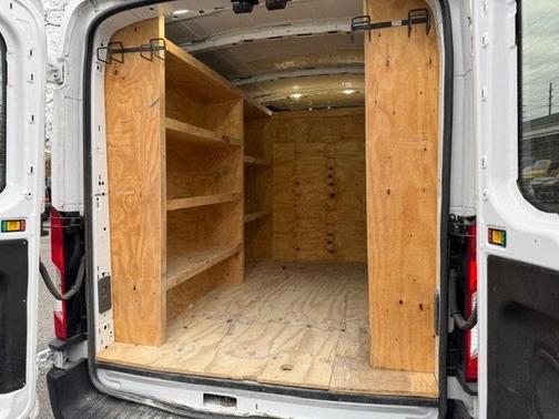 2024 Ford Transit-250 148 WB Medium Roof Cargo