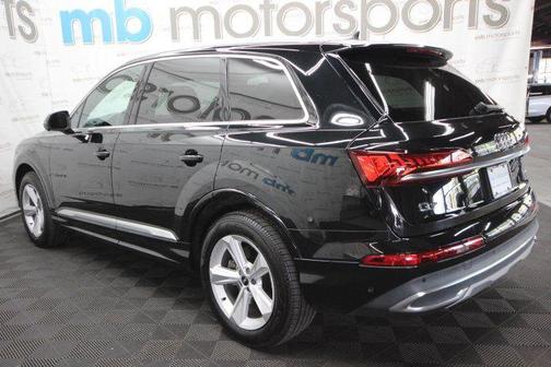 2022 Audi Q7 45 Premium Plus