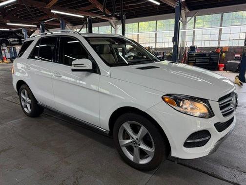 Polar White 2019 Mercedes-Benz GLE 400 Base 4MATIC