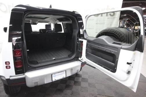 2020 Land Rover Defender 110 SE