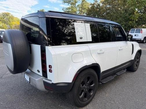 2020 Land Rover Defender 110 SE