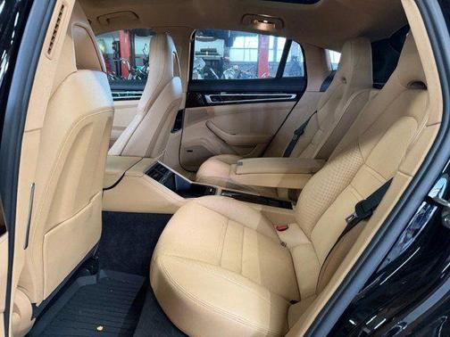 2018 Porsche Panamera 4S
