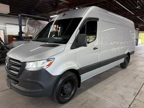 Iridium Silver 2021 Mercedes-Benz Sprinter 2500 170 WB