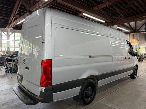 Iridium Silver 2021 Mercedes-Benz Sprinter 2500 170 WB