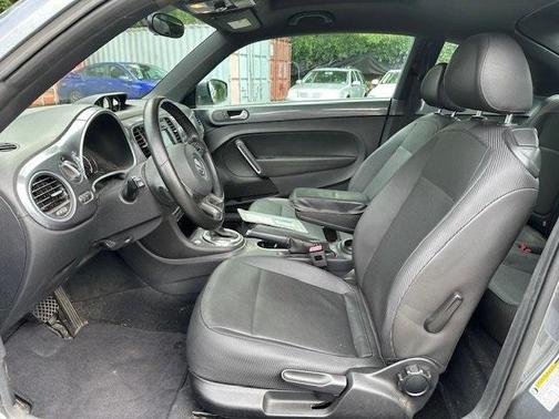 2013 Volkswagen Beetle 2.0L TDI