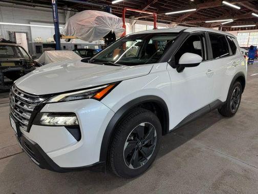 Pearl 2024 Nissan Rogue SV