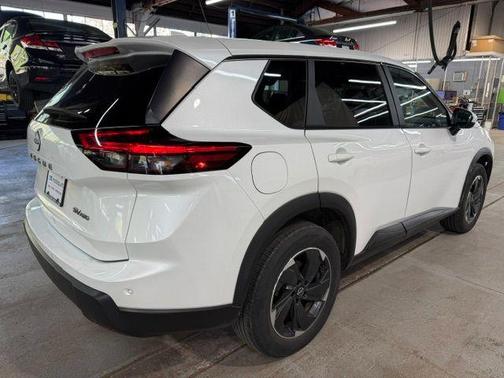Pearl 2024 Nissan Rogue SV