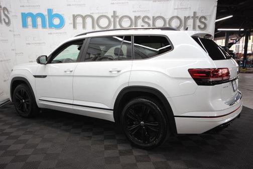 Oryx White Pearl Effect 2022 Volkswagen Atlas 3.6 V6 SEL R-Line Black