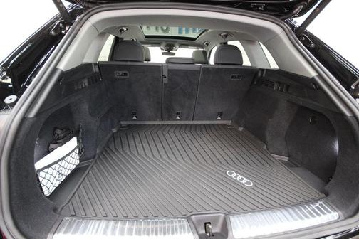 Mythos Black Metallic 2025 Audi Q5 2.0T quattro Premium