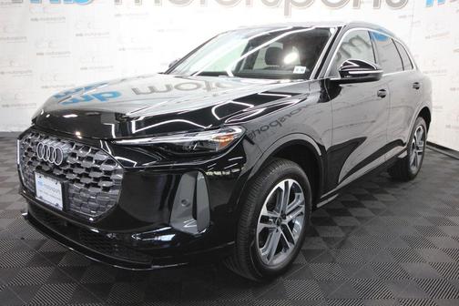 Mythos Black Metallic 2025 Audi Q5 2.0T quattro Premium