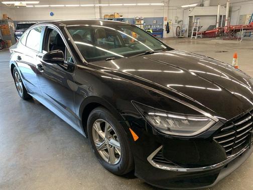 2022 Hyundai SONATA SE