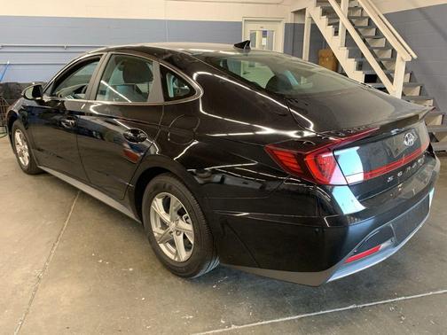 2022 Hyundai SONATA SE