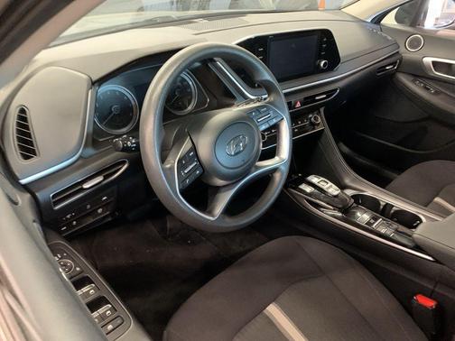 2022 Hyundai SONATA SE