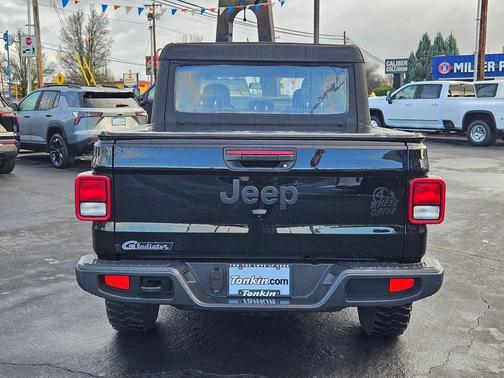 2023 Jeep Gladiator Sport