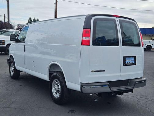 2025 Chevrolet Express 2500 Work Van