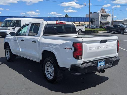 2024 Chevrolet Colorado WT