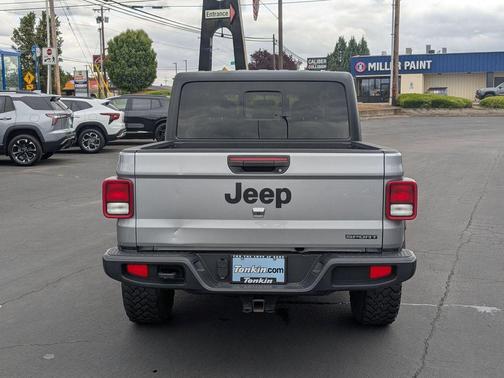 2020 Jeep Gladiator Sport