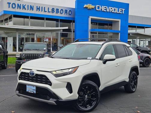 2022 Toyota RAV4 Hybrid SE