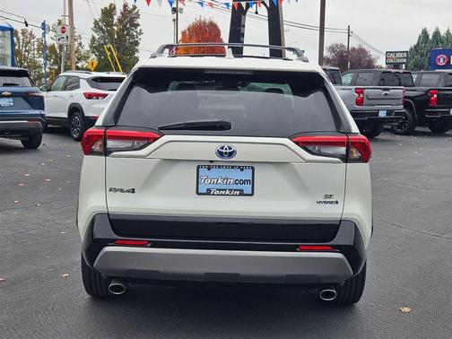 2022 Toyota RAV4 Hybrid SE