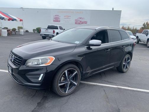 2016 Volvo XC60 T6 Drive-E R-Design