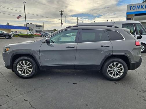 2022 Jeep Cherokee Latitude Lux