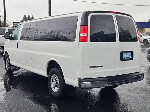 2020 Chevrolet Express 3500 LT