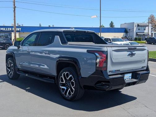 2025 Chevrolet Silverado EV RST