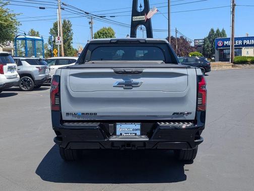 2025 Chevrolet Silverado EV RST