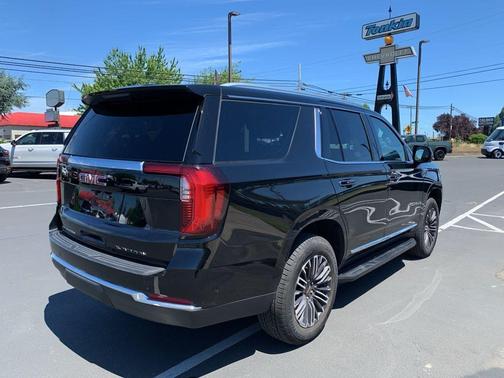 2025 GMC Yukon Elevation
