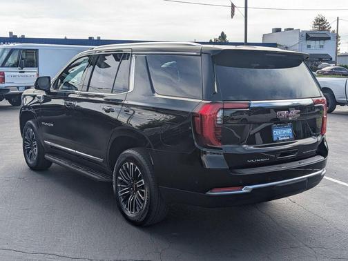 2025 GMC Yukon Elevation
