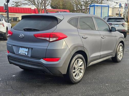2017 Hyundai TUCSON SE