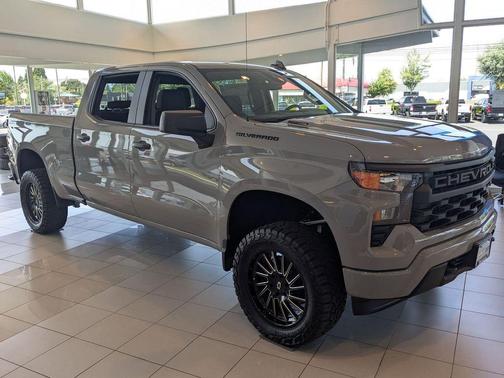 2025 Chevrolet Silverado 1500 Custom